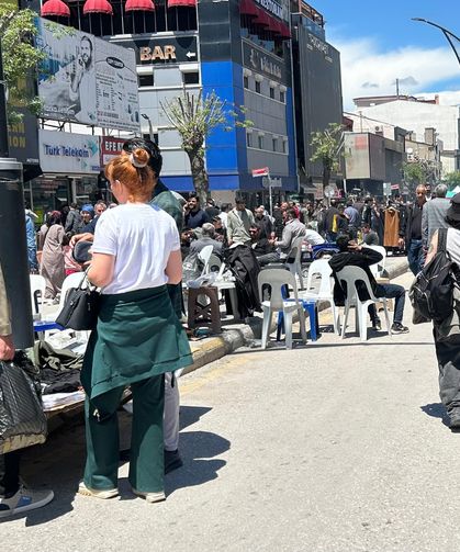 Van’da bayram yoğunluğu: Ceddeler dolup taştı!