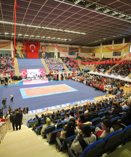 Van’da 19 Mayıs Atatürk'ü Anma, Gençlik ve Spor Bayramı kutlandı