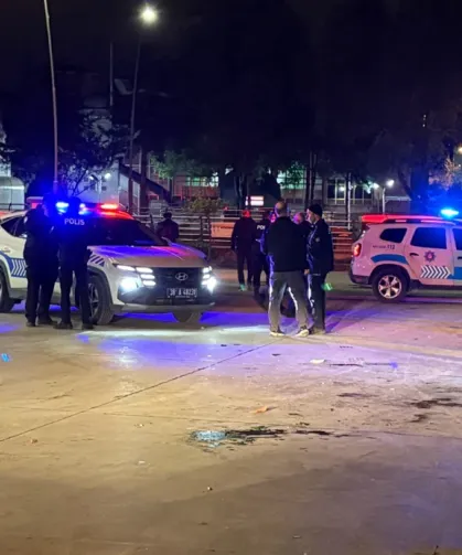 Akaryakıt istasyonunda bıçaklı kavga: 1 ölü, 2 yaralı!