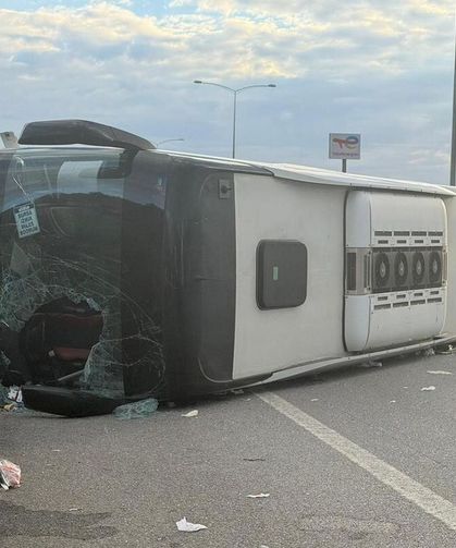 Yolcu otobüsü devrildi: 25 yaralı
