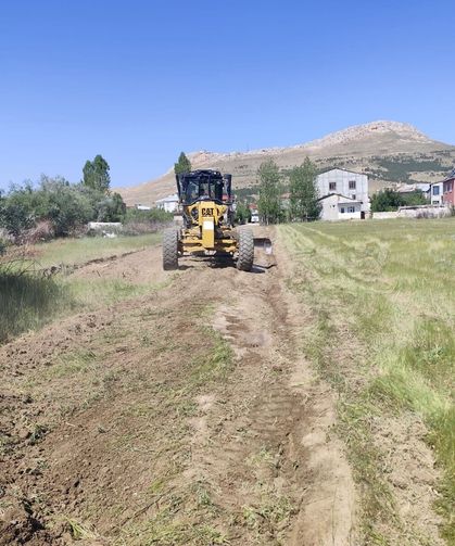 Van’da 7 mahallenin yoluna dokunuş: Yollar yenilendi, yeni yollar açıldı!