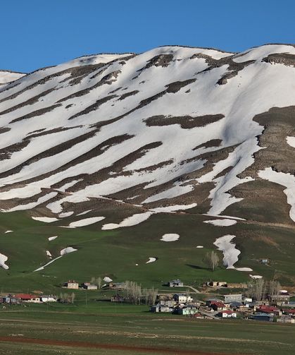 Bu manzara sadece Van’da var: Doğanın siyah-beyaz sanatı!