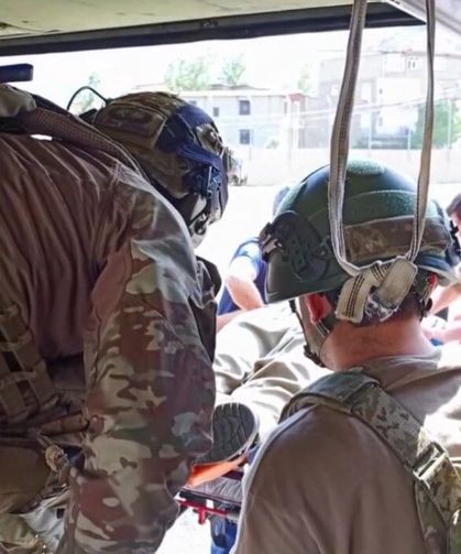 Hakkari’de sarp arazide ölen vatandaşın cenazesi helikopterle alındı