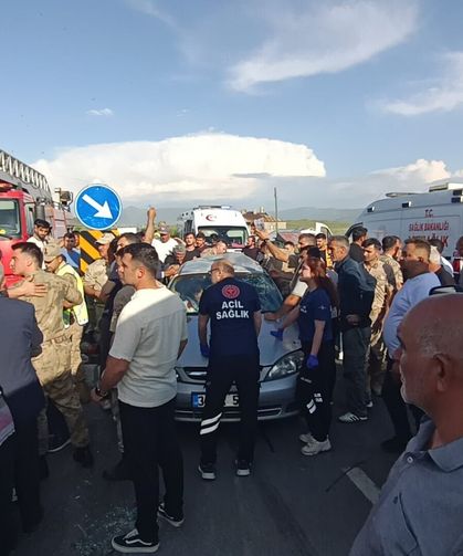 Van’da korkutan kaza: Çok sayıda yaralı var!