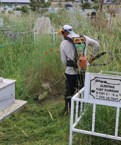 Van’daki mezarlıklarda bakım ve temizlik çalışması!