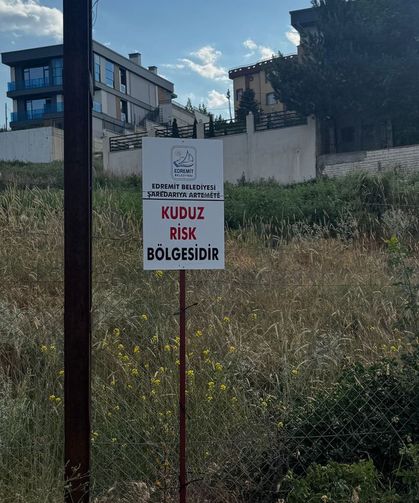 Van’da kuduz riski bulunan mahallelere uyarı tabelaları asıldı