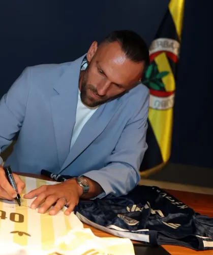 Vedat Muriqi 3 yıllığına Fenerbahçe'de!