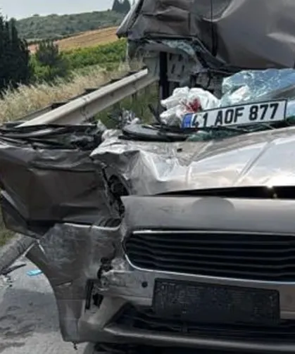 Feci kaza: Tır ile otomobil çarpıştı: 1 kişi öldü, 4 kişi yaralandı!