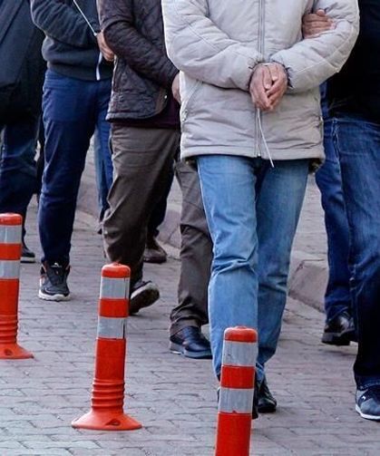 Hakkari'de kaçakçılık operasyonu: Çok sayıda kişi tutuklandı!