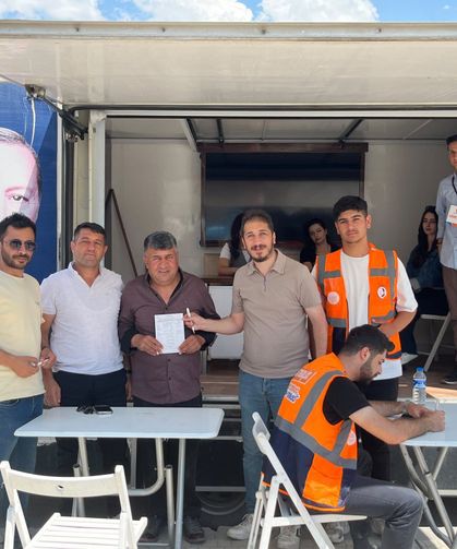 İpekyolu Gençlik Kolları üye kayıt standına yoğun ilgi!