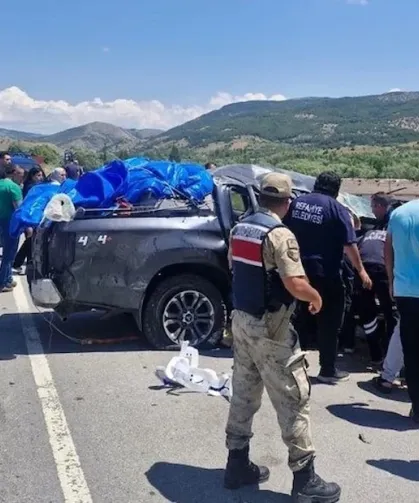 Kontrolden çıkan otomobil takla attı: 1 kişi öldü, 1'i ağır 3 kişi yaralandı!