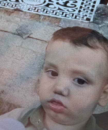 Küçük çocuğun feci sonu: Araçtan düştü, başka aracın altında kaldı!