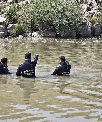 Van ekipleri 6 yaşındaki çocuğu arama çalışmalarını sürdürüyor