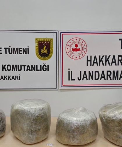 Yüksekova’da iki çuvalda kilolarca uyuşturucu madde ele geçirildi!