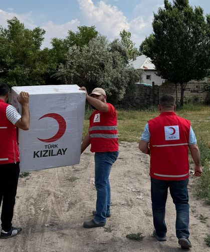 Van’da Kızılay’dan iki engelli vatandaşa çifte mutluluk!