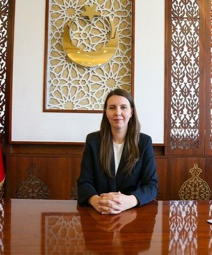 Gürpınar bir ilke imza attı: İlk kadın kaymakamı görev başında