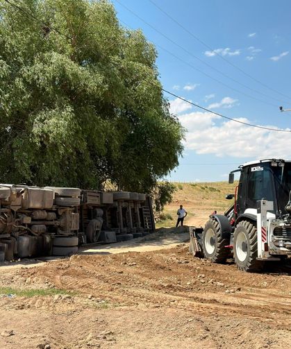 Başkale'de korkutan tır kazası