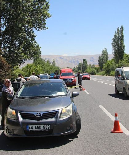Katliam gibi kaza: 2 ölü, 4 ağır yaralı!