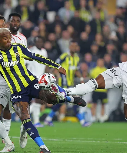 Süper Lig'de Fenerbahçe-Beşiktaş derbisinin tarihi belli oldu!
