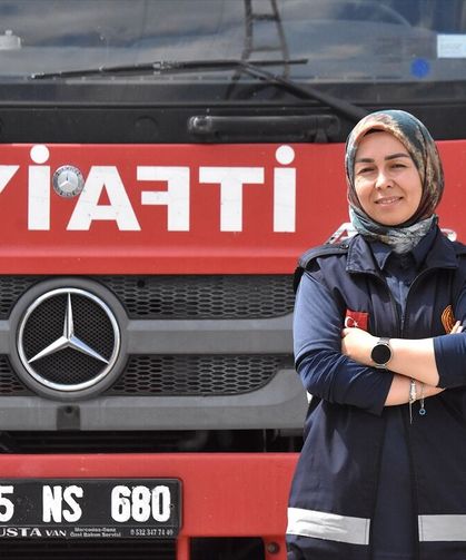 İtfaiyeciliğe adanmış bir ömür: Van'ın tek kadın itfaiye amiri kadınlara ilham veriyor!