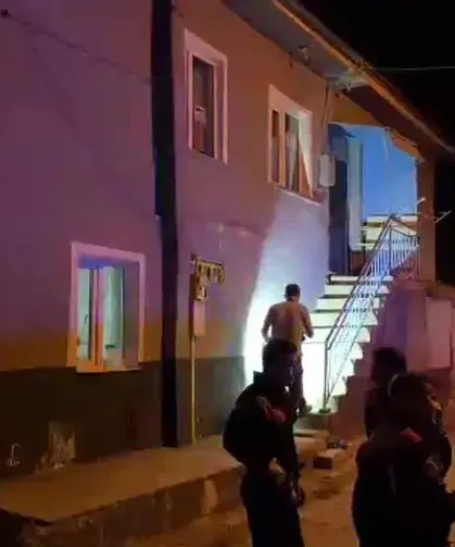 Komşular arasındaki silahlı kavgada kan aktı: 2 kişi yaralandı, 1 kişi tutuklandı!