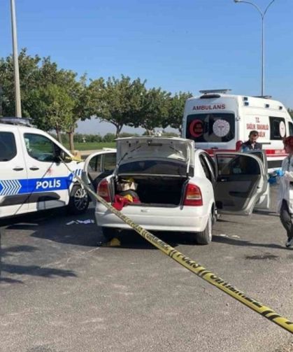 Seyir halindeki otomobile silahlı saldırı: 1 ölü, 1 yaralı!