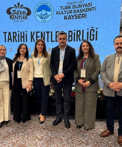 Tuşba Belediye Eşbaşkanları Tarihi Kentler Birliği Toplantısı’na katıldı
