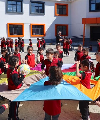 Van’da öğrenciler geleneksel oyunlarla buluştu!