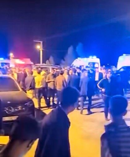Yüksekova’da iki araç birbirine girdi! Kazada 3 kişi yaralandı!