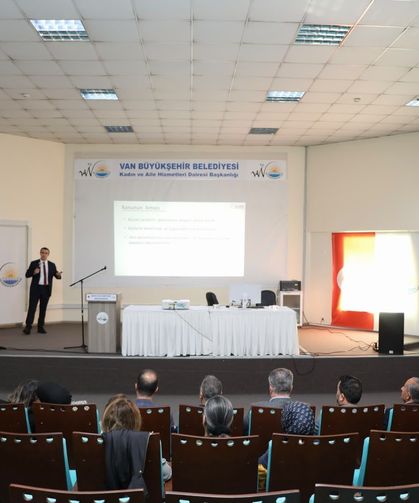 Van’da belediye personellerine kişisel veri güvenliği eğitimi verildi!