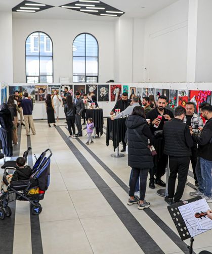 Van’da konservatuvarının resim sergisi sanatseverlerle buluştu!