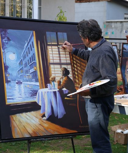 Van’da emekli öğretmen 55 yıllık resim tutkusuyla evini sanat galerisine dönüştürdü!