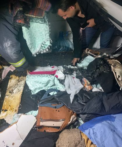 Van’da alevlerin arasında kalan ev kül oldu!