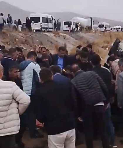 Hakkari’de iki ayrı kaza: 2’si ağır 9 kişi yaralandı!