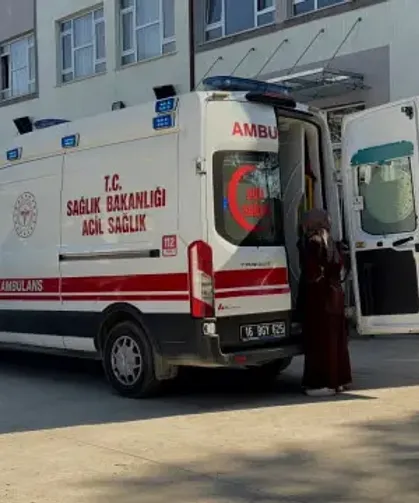 Derste rahatsızlanan 12 öğrenci hastaneye kaldırıldı!