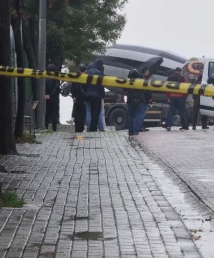 Okul önünde silahlı kavga: Bekçi, veliyi vurdu!