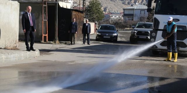 Van Tuşba'da ekipler bahar temizliğine başlandı!