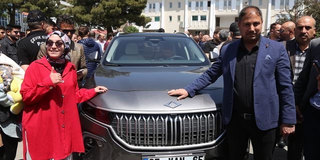 Türkiye’nin yerli otomobili TOGG Van’da görücüye çıktı!