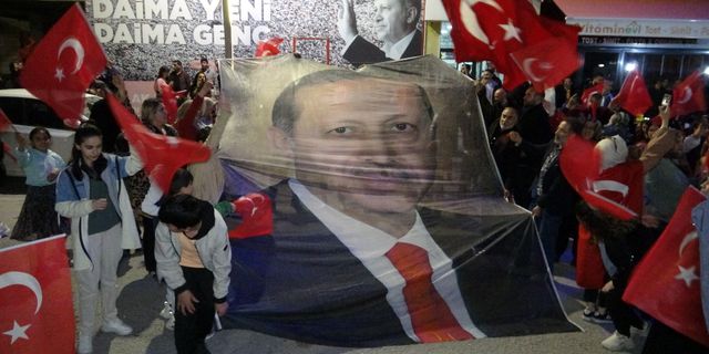Cumhurbaşkanı Erdoğan’ın zaferi Van’da coşkuyla kutlandı!