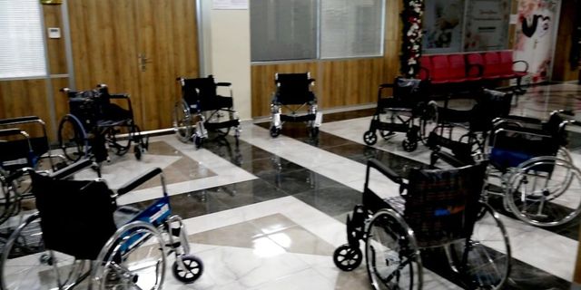 Başkan Akman’dan özel bireylere tekerlekli sandalye desteği!