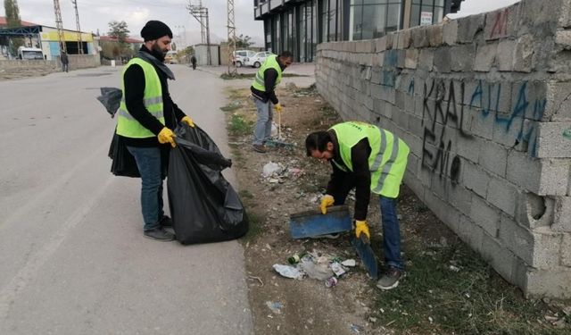 İpekyolu'nun cadde ve sokaklarında sonbahar temizliği!