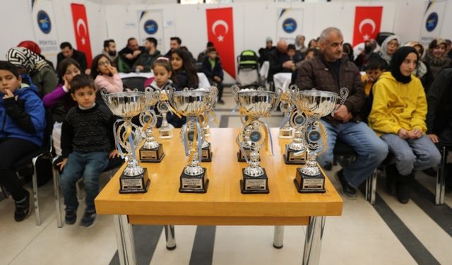 Van İpekyolu'nda ödüllü satranç turnuvasının kazananları belli oldu! İşte kazanan isimler