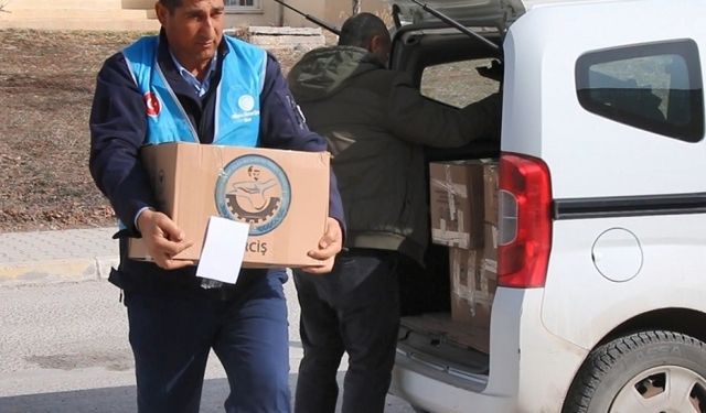 Van’da depremzede ailelere gıda desteği yapıldı!