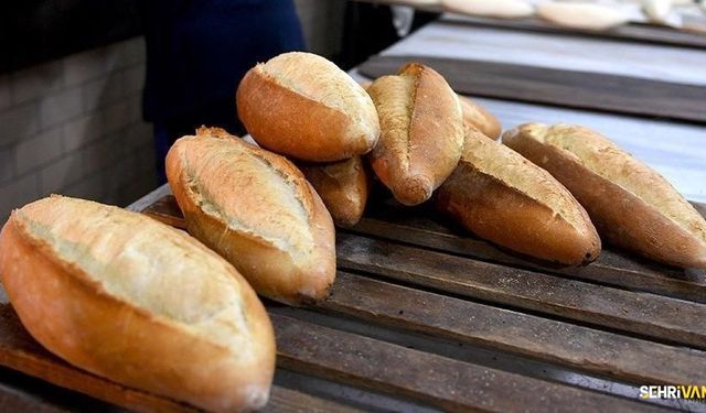 Ekmek diye bakın bize ne yedirmişler! Ekmeğin içinden çıkanı görünce şok olacaksınız…