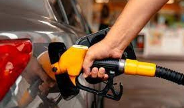 Petrol fiyatları düşüyor: Akaryakıtta indirim bekleniyor