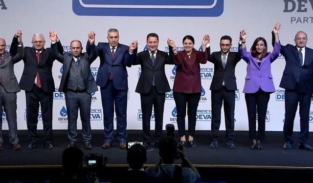 DEVA Partisi Van'da üç ilçe belediye başkan adayını açıkladı