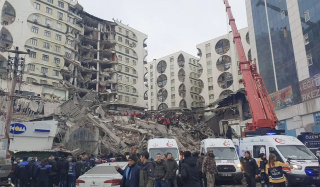 Depremde yıkılan Galeria Sitesi'nin 4 müteahhidine verilen ceza belli oldu!
