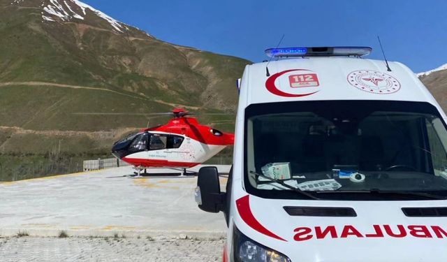 Ambulans helikopterlerin zamanla yarışı: 3 hasta Van'a sevk edildi!
