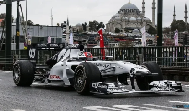 Formula 1 Türkiye'ye geri dönüyor: Bakan Ersoy müjdeyi duyurdu!