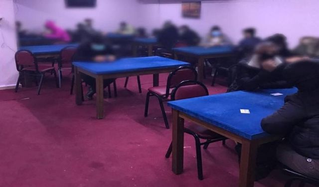 Van’da kumar oynatan 2 işletmeye operasyon: 56 kişiye 649 bin TL para cezası kesildi!